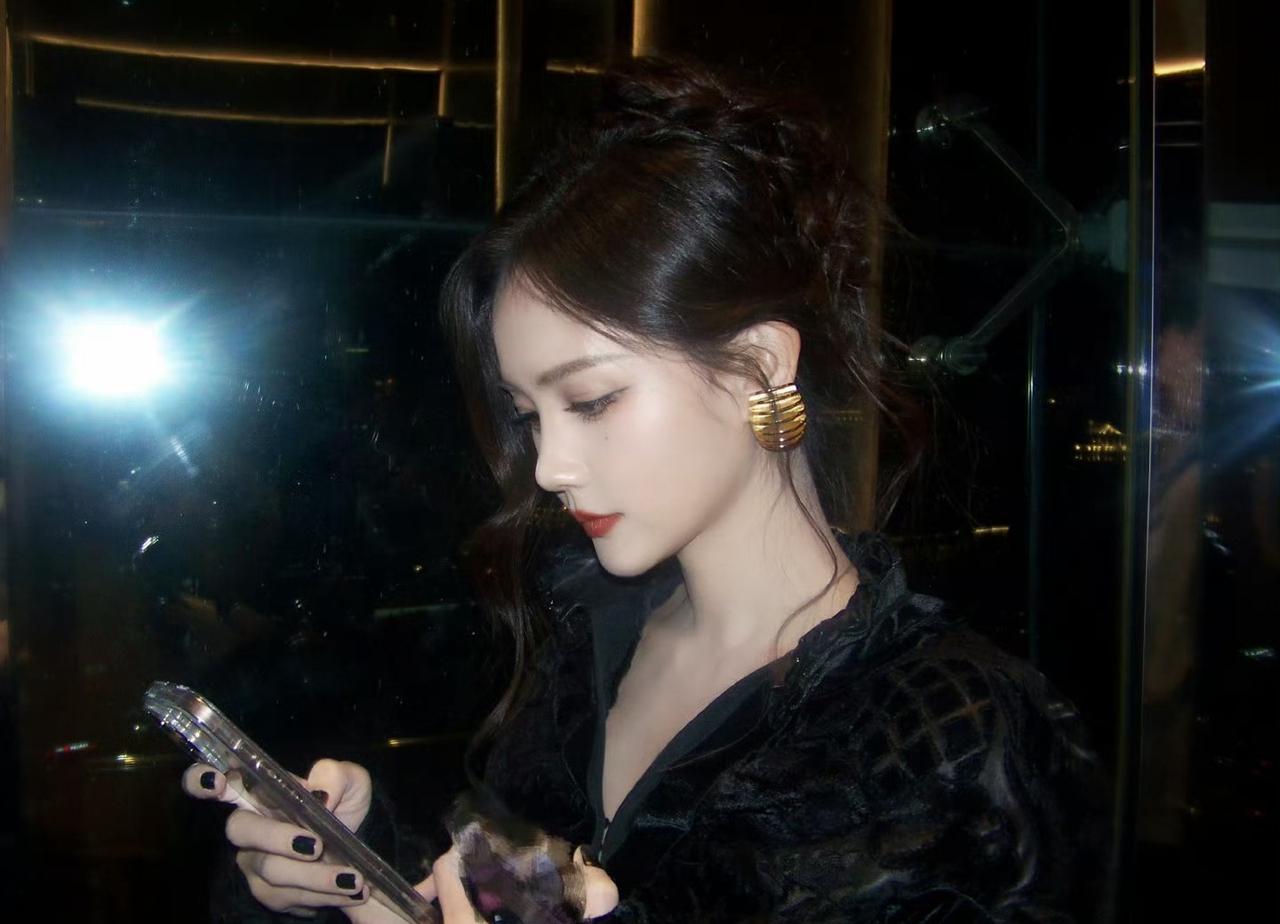 投稿【李一桐】妻子不理人怎么办​​​