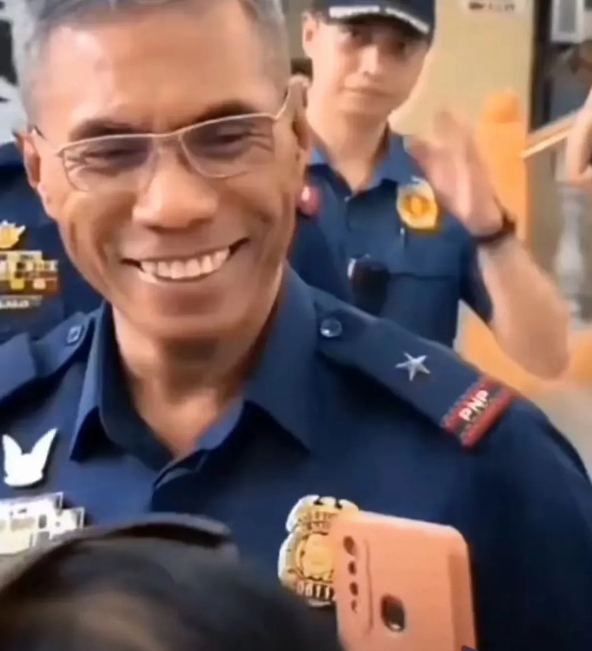 警察抓杜特尔特，结果自己升官了---