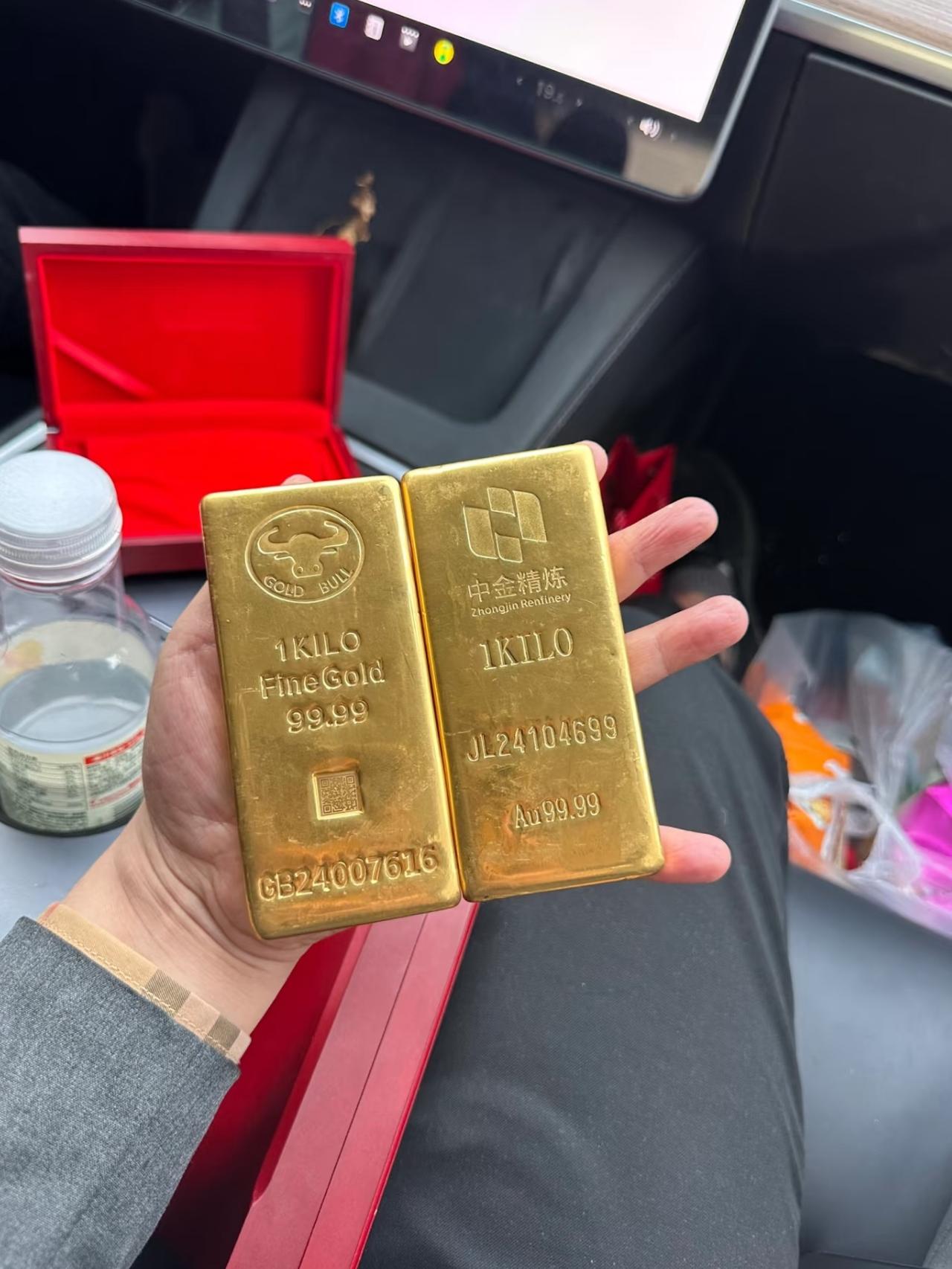 3月14日，黄金彻底绷不住了！不是跌到1120那么简单，而是全民疯狂入场后