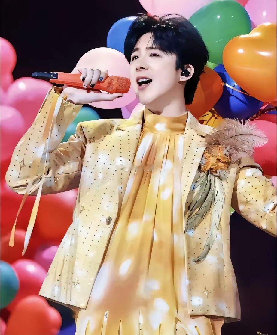 真的挺不理解刘宇宁这个人的。按理说以他现在的流量咖位，跨年这种黄金档，各大卫视不