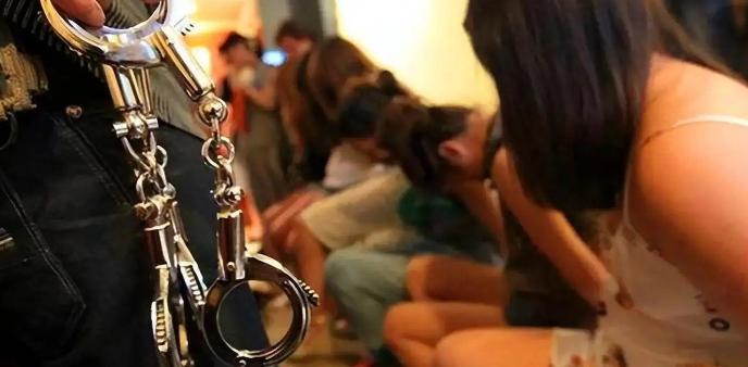 新疆，一男子先后与2名女性进行了4次身体交易，结果，事后被警方发现。因男子尚在缓