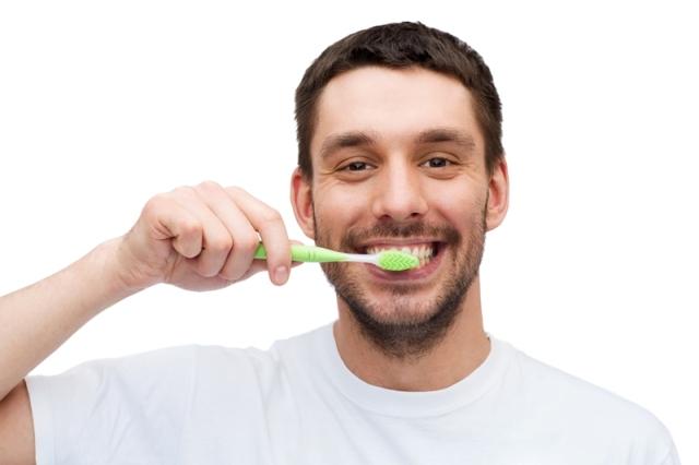 晚上睡觉前从来都不刷牙? 那你得小心了, 别被这些疾病找上