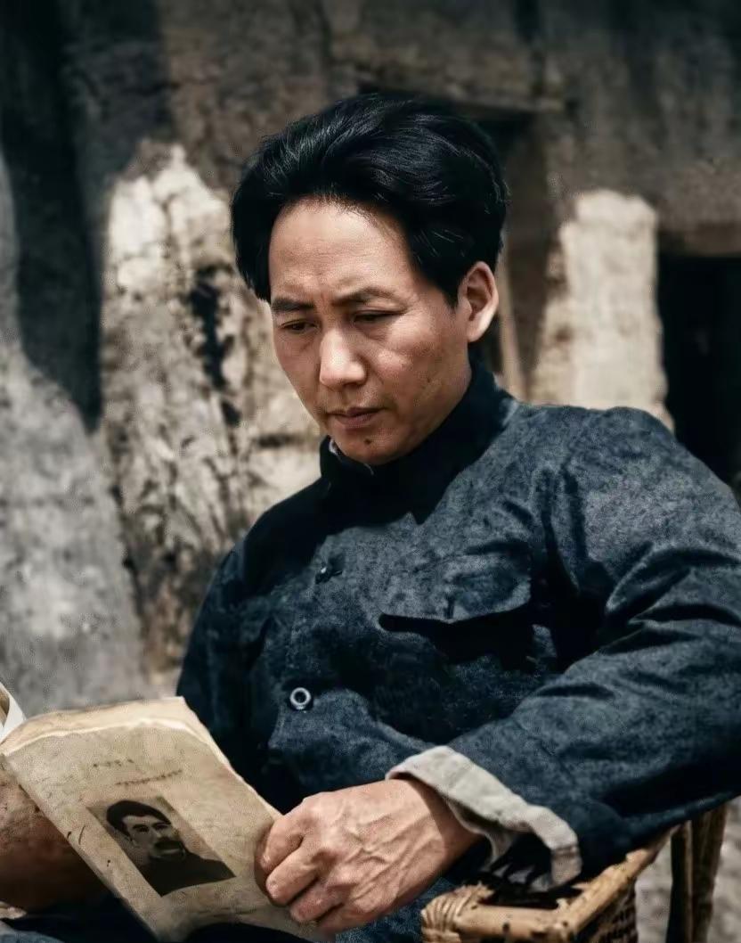 什么是社会主义？剥开理论，内核就是四句大实话：其一，不搞“一言堂”，百姓有话语权