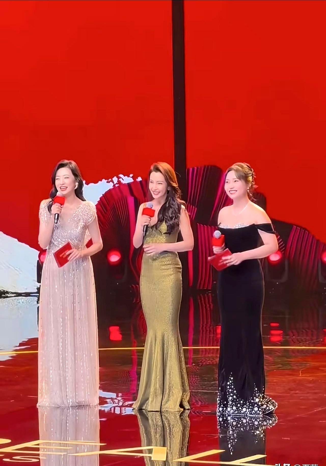 别再叫她网红了，人家票房已经40亿了。《热辣滚烫》34亿，《保你平安》7亿