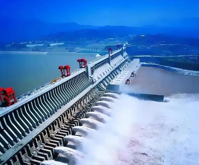 日本网友表示：如果中日战争爆发，日本第一个炸的不是中国的重要城市，而是第一个炸中