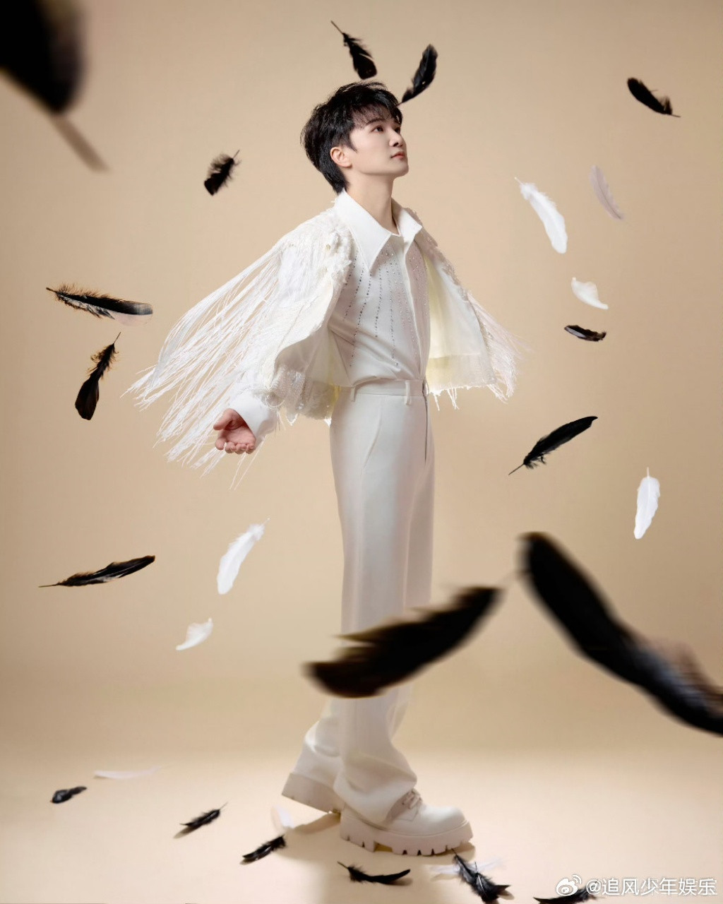 周深cue张予曦唱若梦周深在《若梦》舞台上用情感和实力征服了所有人，而突然cu