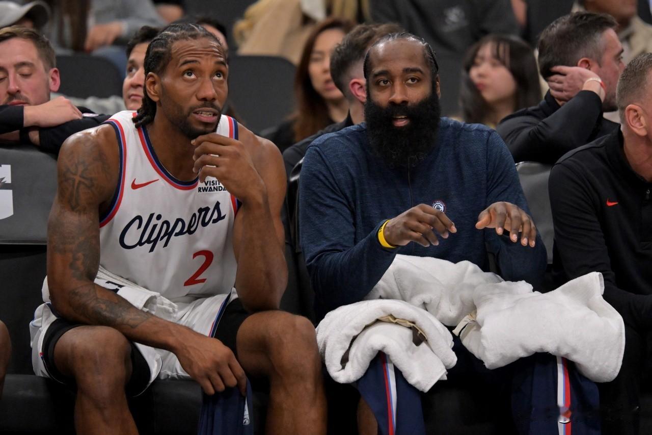 不得了！快船最近10场比赛8胜2负，甩开了与灰熊的差距！1、随着快船主场大胜