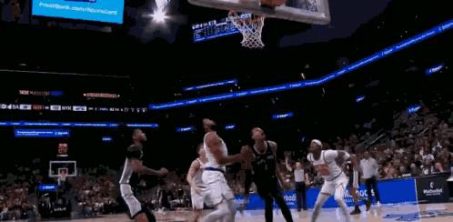 文班亚马又受伤！左膝过度拉伸，归期不定约基奇至少缺席4～6周塔图姆归期未定