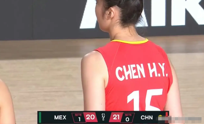 庄宇珊和吴梦洁把悬崖边上的中国女排拉回来了！这场紧张程度有点像去年巴黎奥运会1