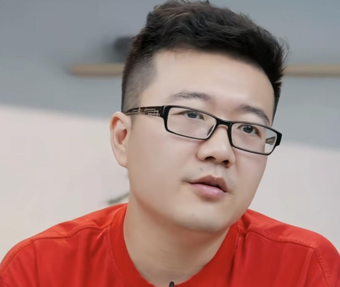 王楚钦和林诗栋，为什么去更衣室换衣服？莱维说了实话！他说：重点不是换衣服，