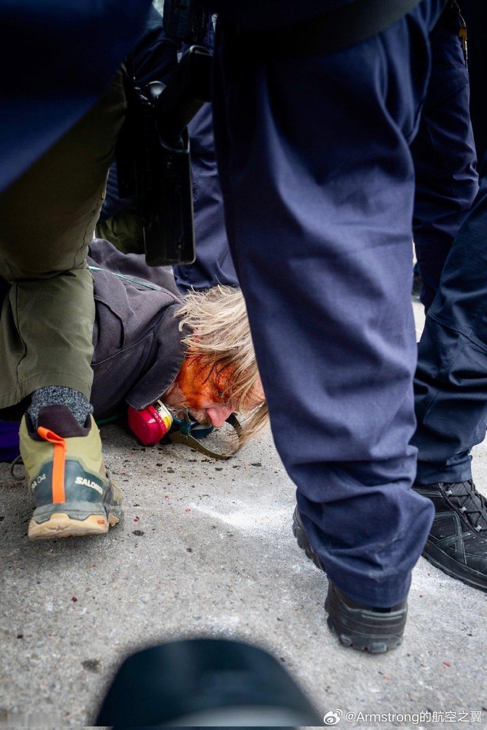 2026年1月15日，明尼阿波利斯抗议现场。独立纪实摄影师约翰·阿伯纳西（Jo