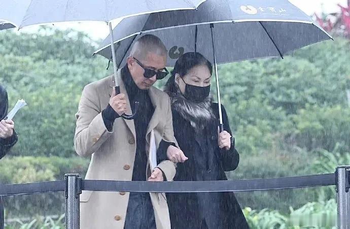 S妈，出来回应了！7月15日，沉寂了许久的S妈黄春梅突然开口说话了，这回是为