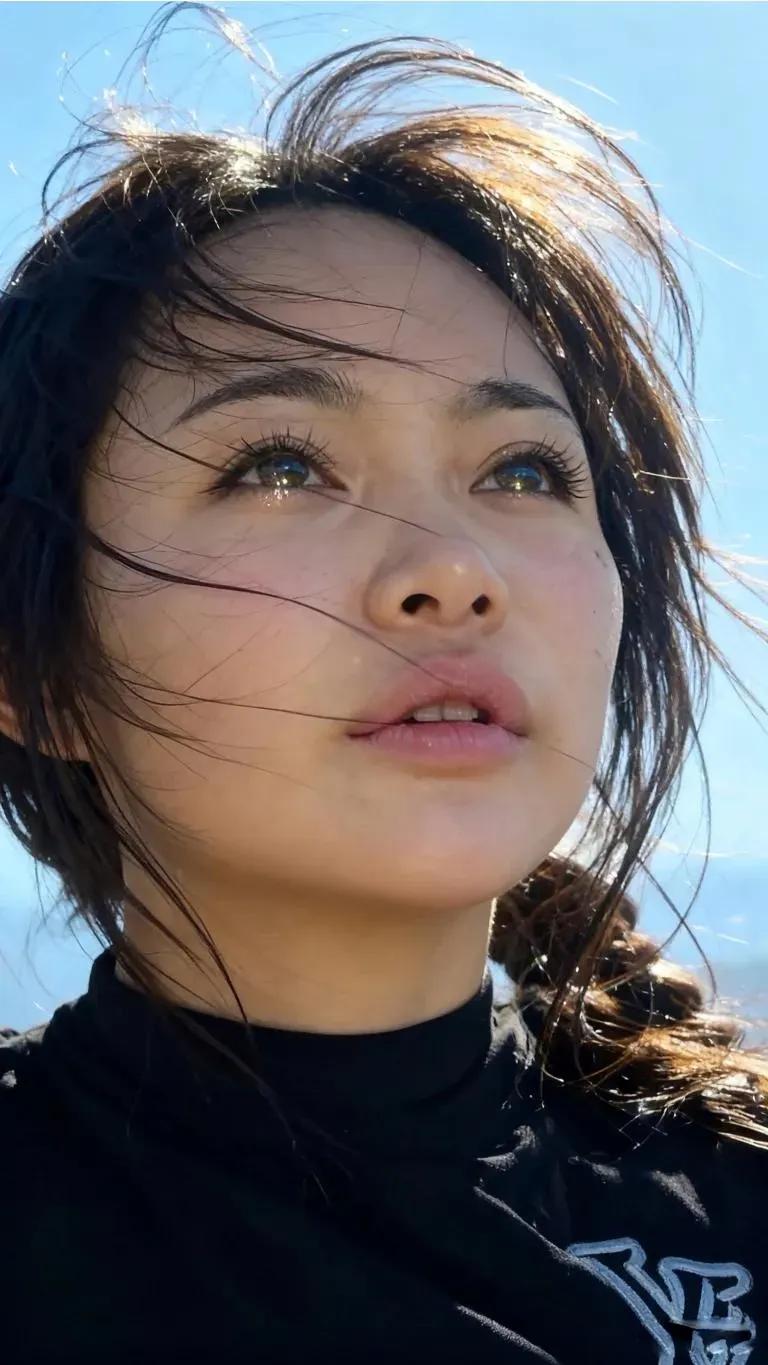 今天全是关于叫她越南大嫂的帖子，她上演了现实版柬埔寨劫法场，的确佩服！​​