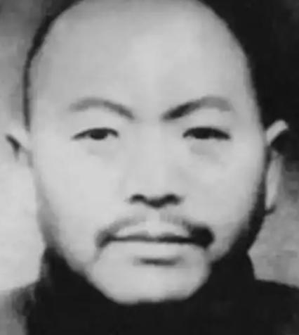 1951年，大汉奸黄标被判死刑，到了刑场，黄标却很不甘心：我每个月给新四军送了2
