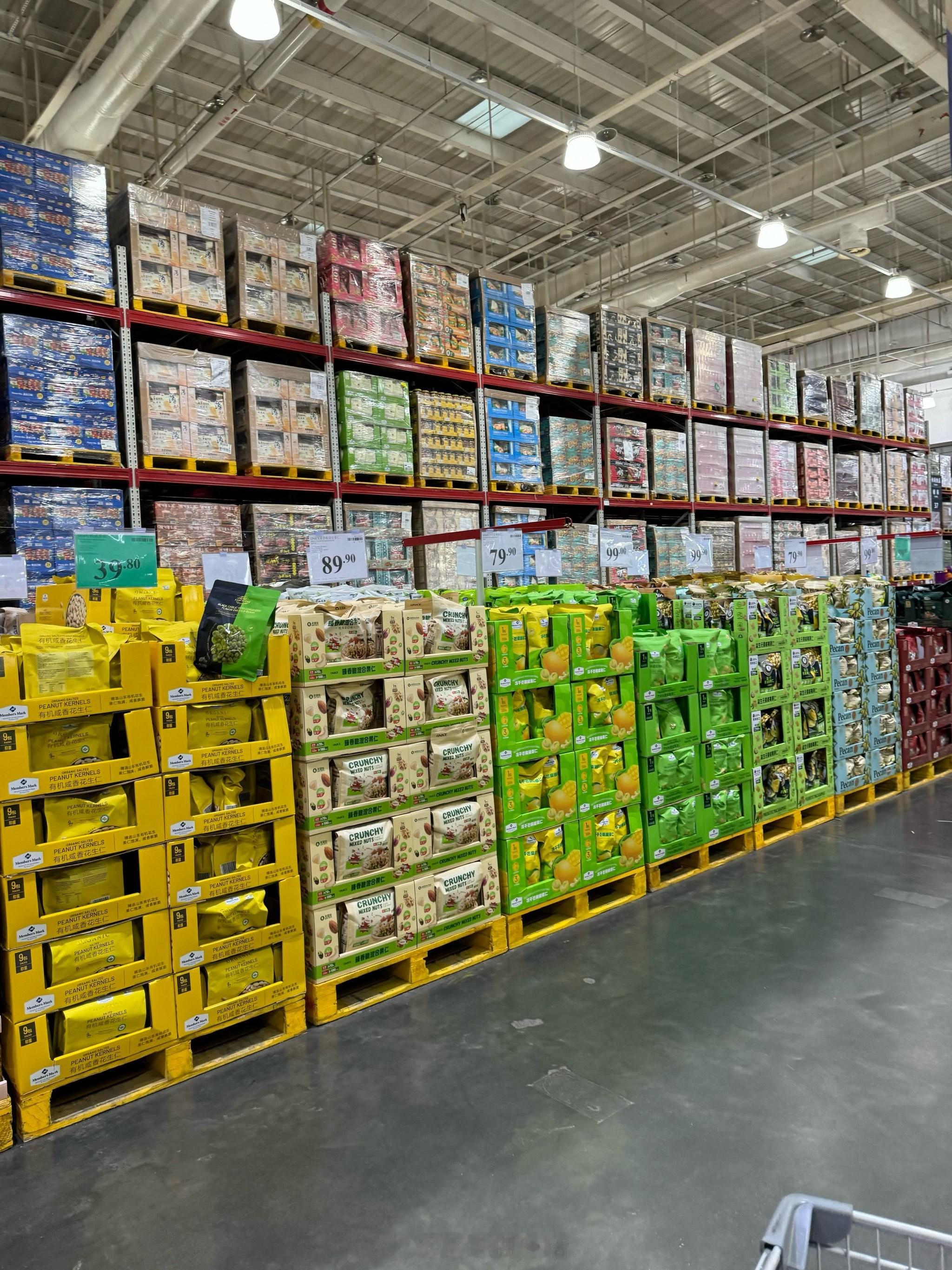 山姆的滑坡，本质是核心价值的失守。阿里模式入局后，它抛弃了“严选屏蔽噪音”的初衷