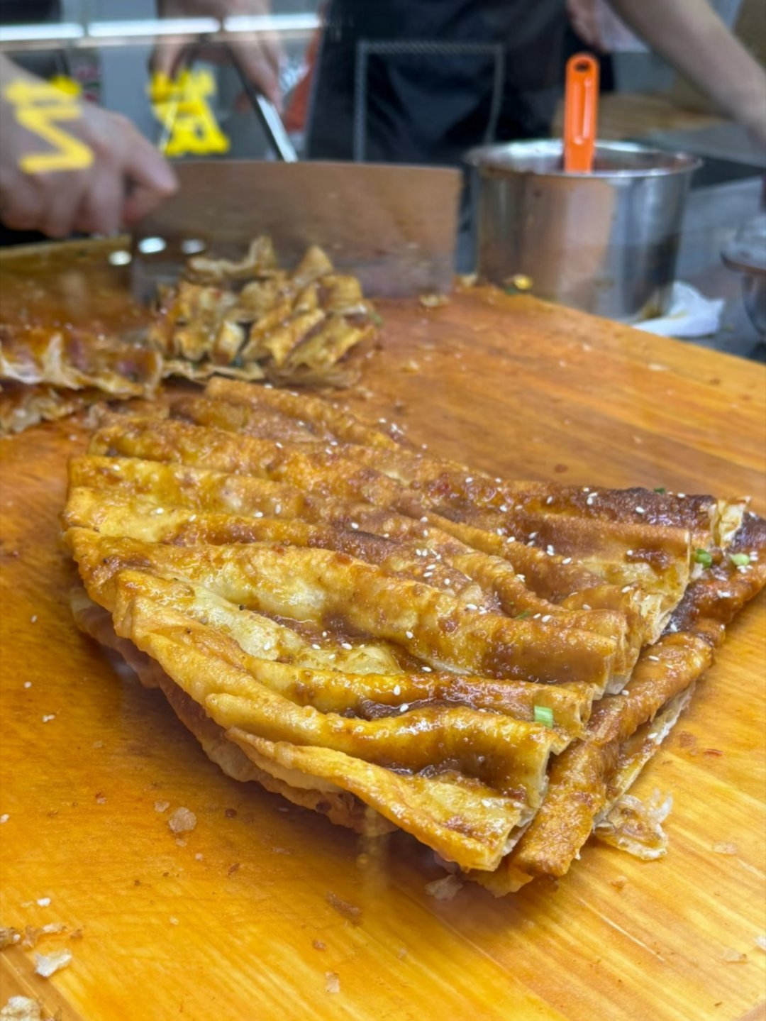 土家香酱饼土家酱香饼以前早餐经常吃梅林有一家非常不错的，缺点就是吃完要喝很多水