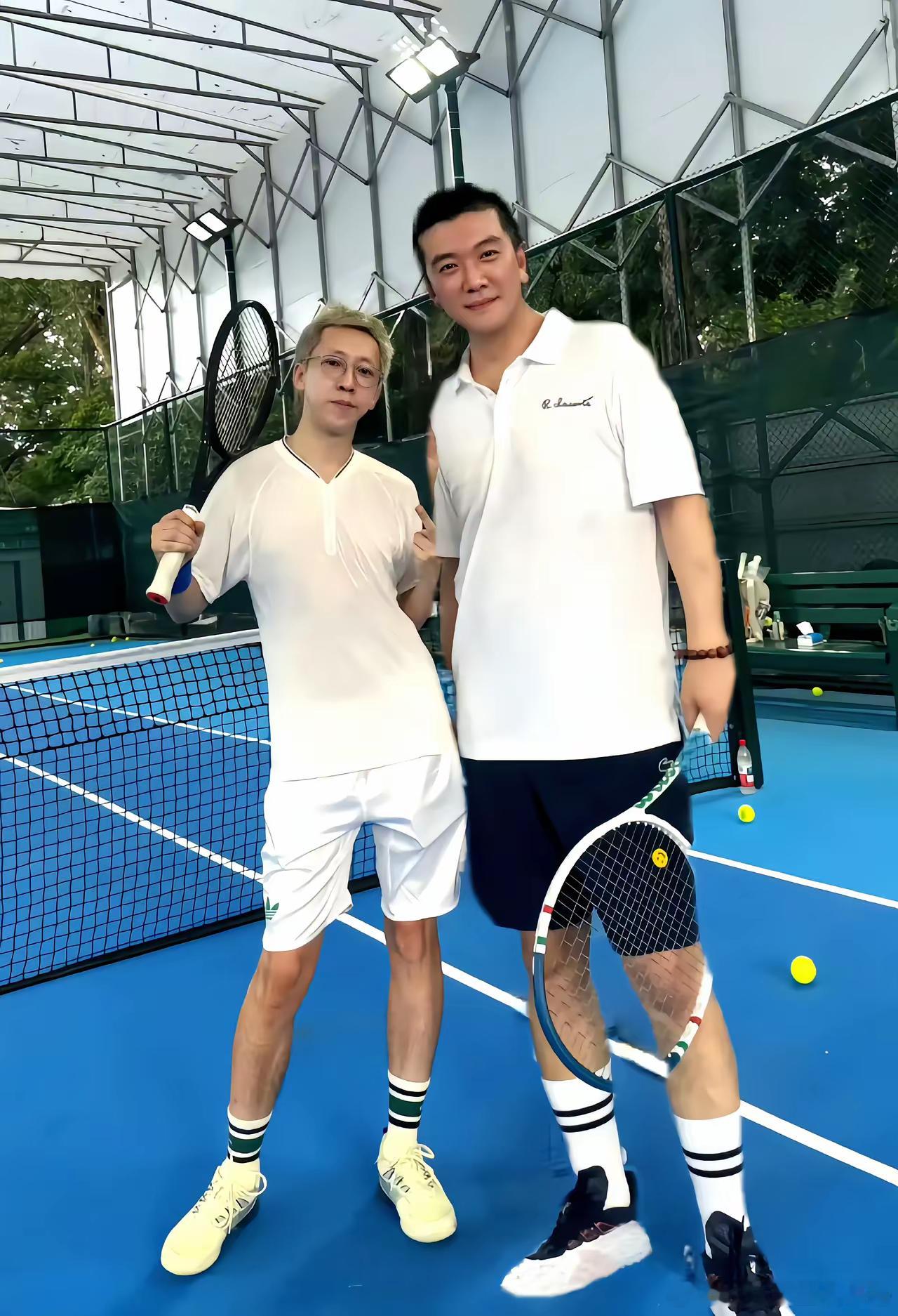 真没认出来！竟然是杨子和留几手，差点看成是一对小情侣。​​​