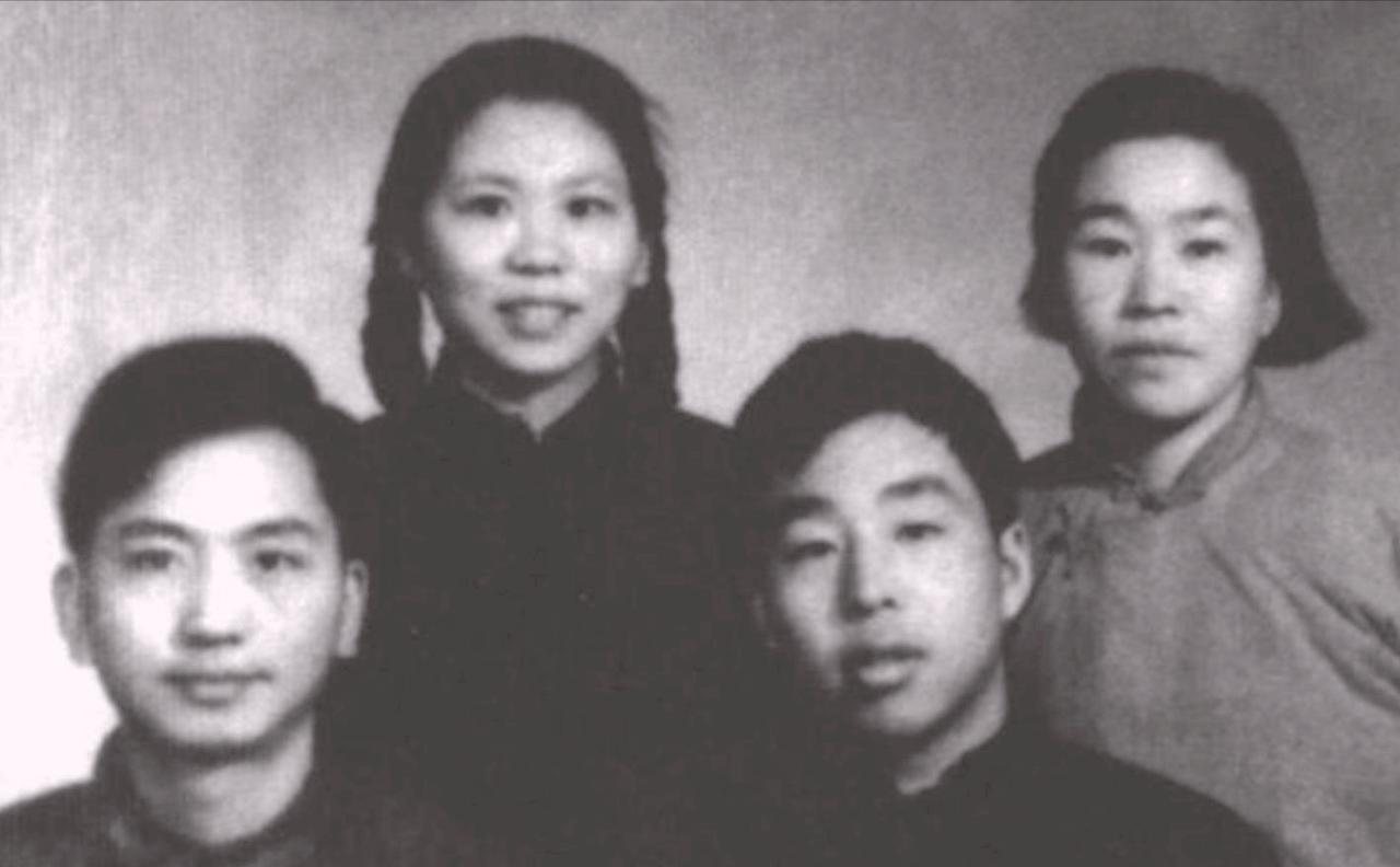 上世纪70年代，医生彭梅魁与堂妹彭钢一同去北师大，来到浦副书记家里。一进门，浦副