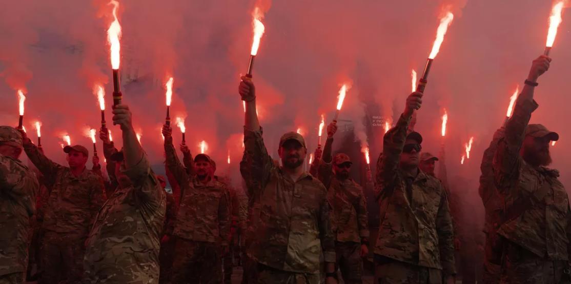 乌克兰藏污纳垢的国际军团法国“法西斯营”，让法国对外安全总局“DGSE”一根筋两