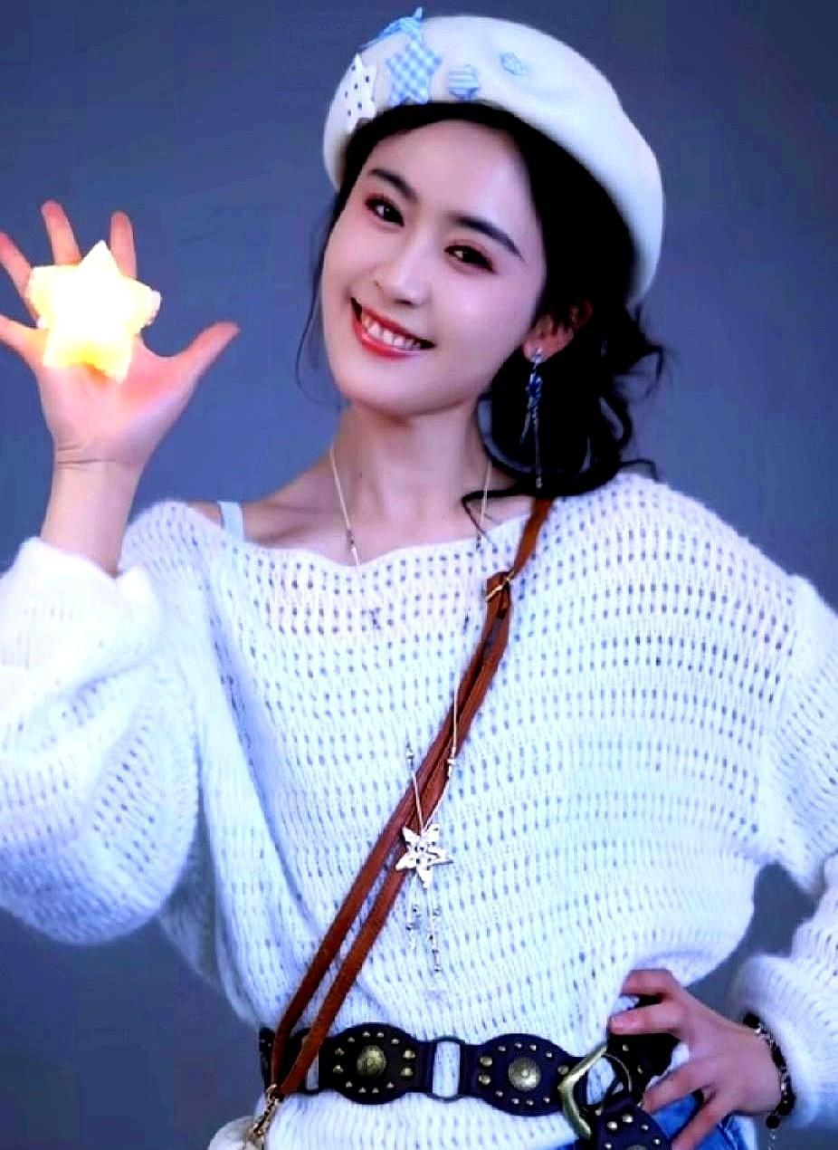 娱乐圈，哪有什么“出淤泥而不染”！全是撕开脸皮，往火坑里跳的赌徒。“吃相”？