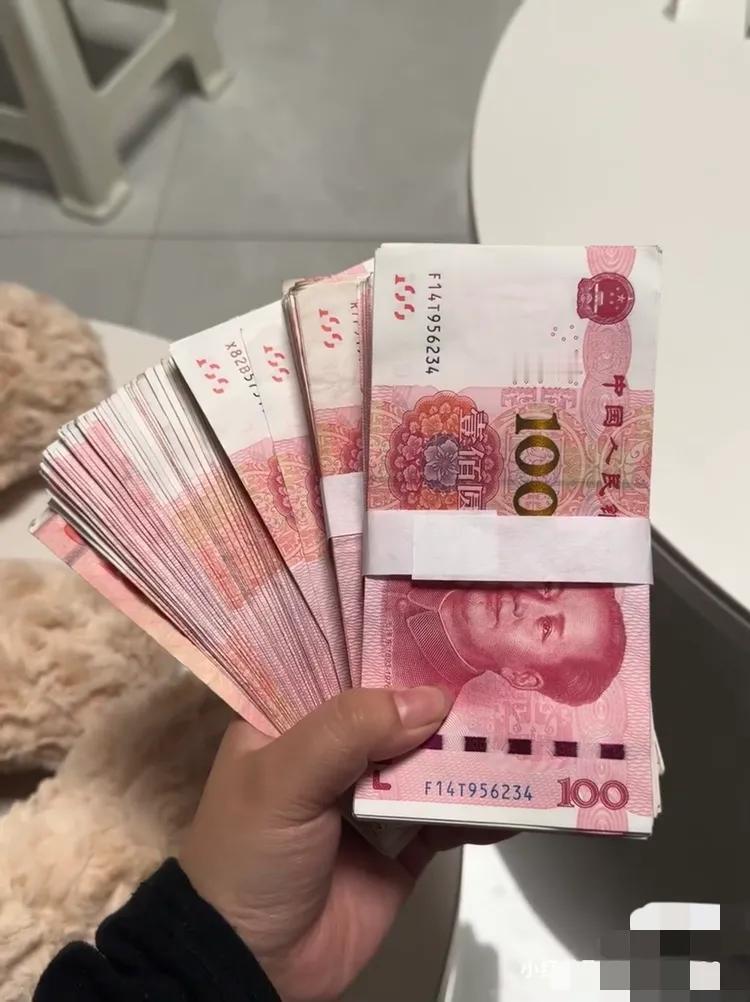 婆婆每月给我3000块，那是她全部的工资。婆婆说不会带娃，她去上班、让我带娃