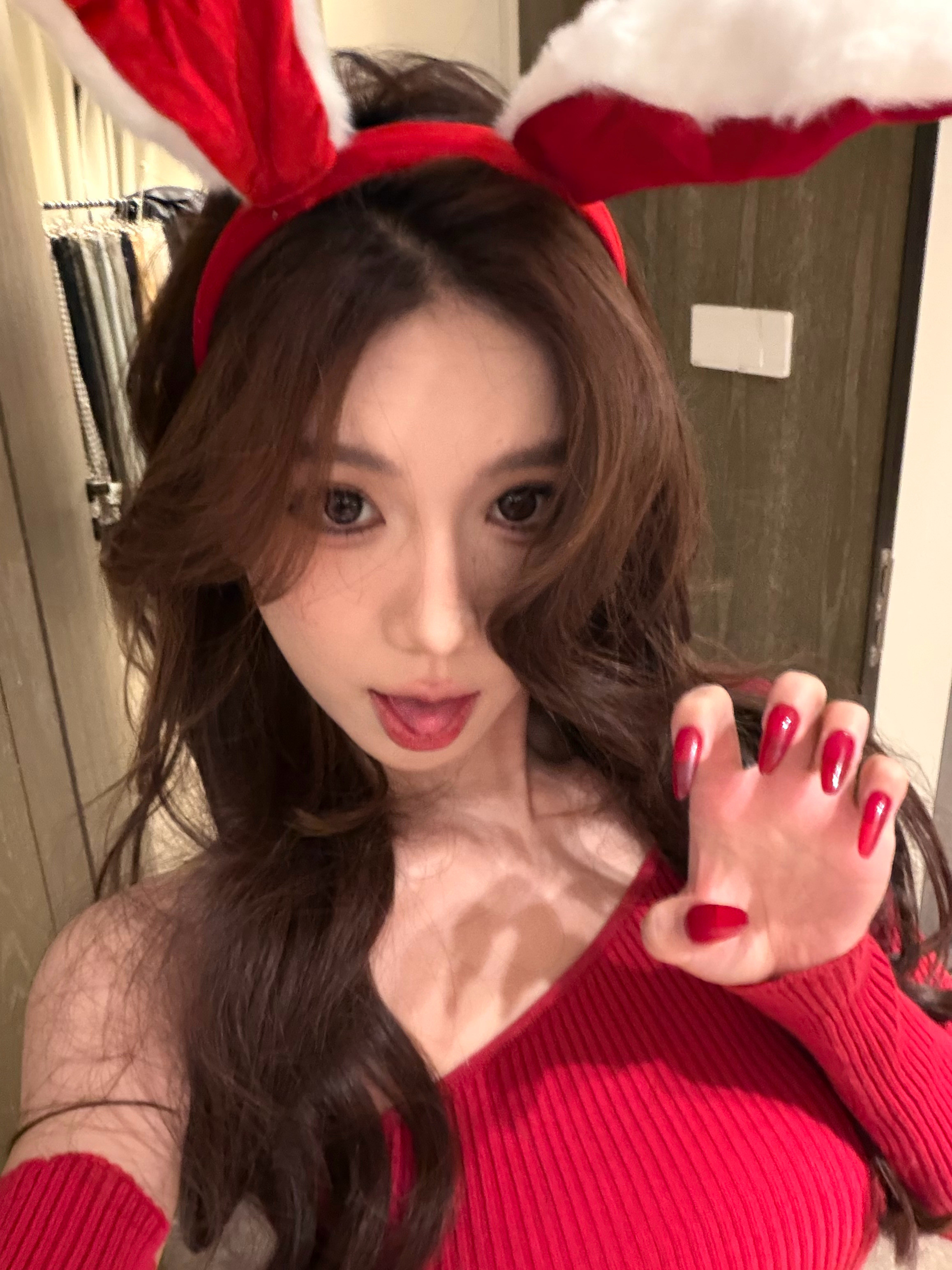 17拍照显得皮肤好差请配合live食用新做的美甲好圣诞喜欢