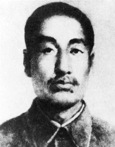 1942年，赵尚志牺牲后，一个汉奸在验尸时，用脚踢了踢他的脑袋，这时，叛徒扇了这