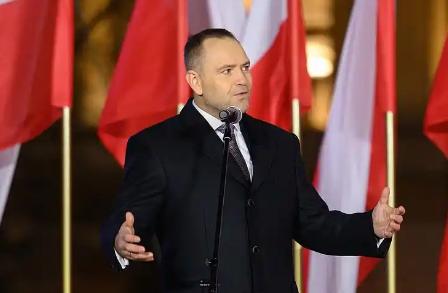 东欧这俩邻居最近算是把“家丑”摆到了明面上，波兰总统纳夫罗茨基一句直白的表态，被