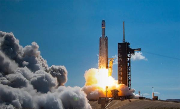 SpaceX彻底封锁中国大陆。6月5日这天，不少网友一点进SpaceX官网