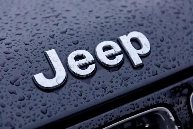 今天，想和大家聊聊，近日，Jeep官宣回归的事！近日，东风汽车、长江产业投资、武