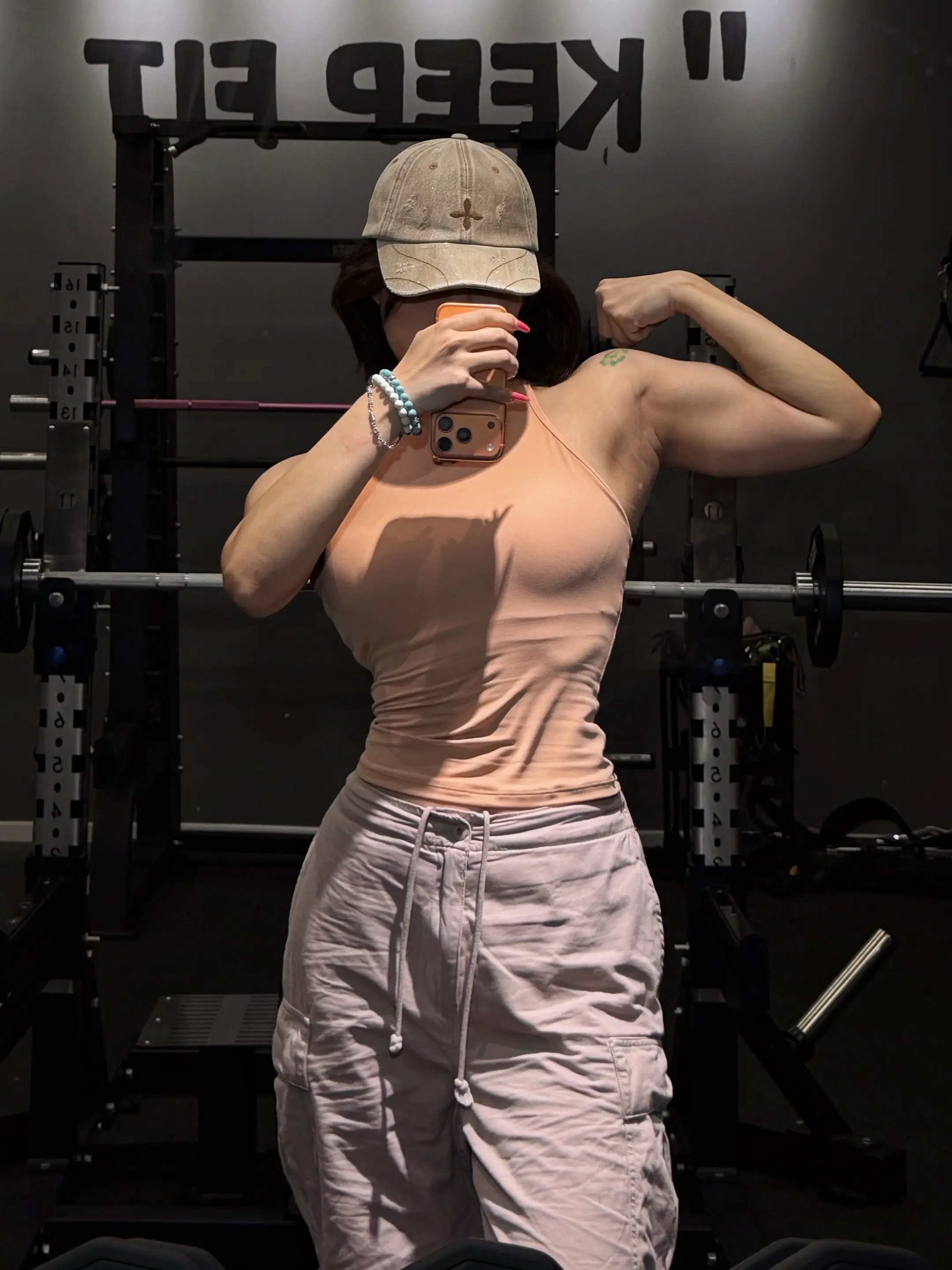 壮瘦壮瘦的肌肉女。别给我画饼了 姐最近戒碳水