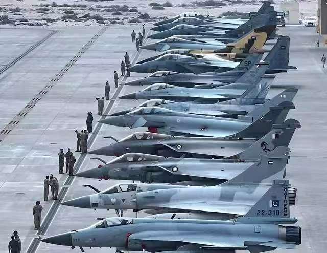 沙特这次“引进”巴基斯坦驻军，其实主要还是想制约一下美军。这次开战前，沙特曾多次