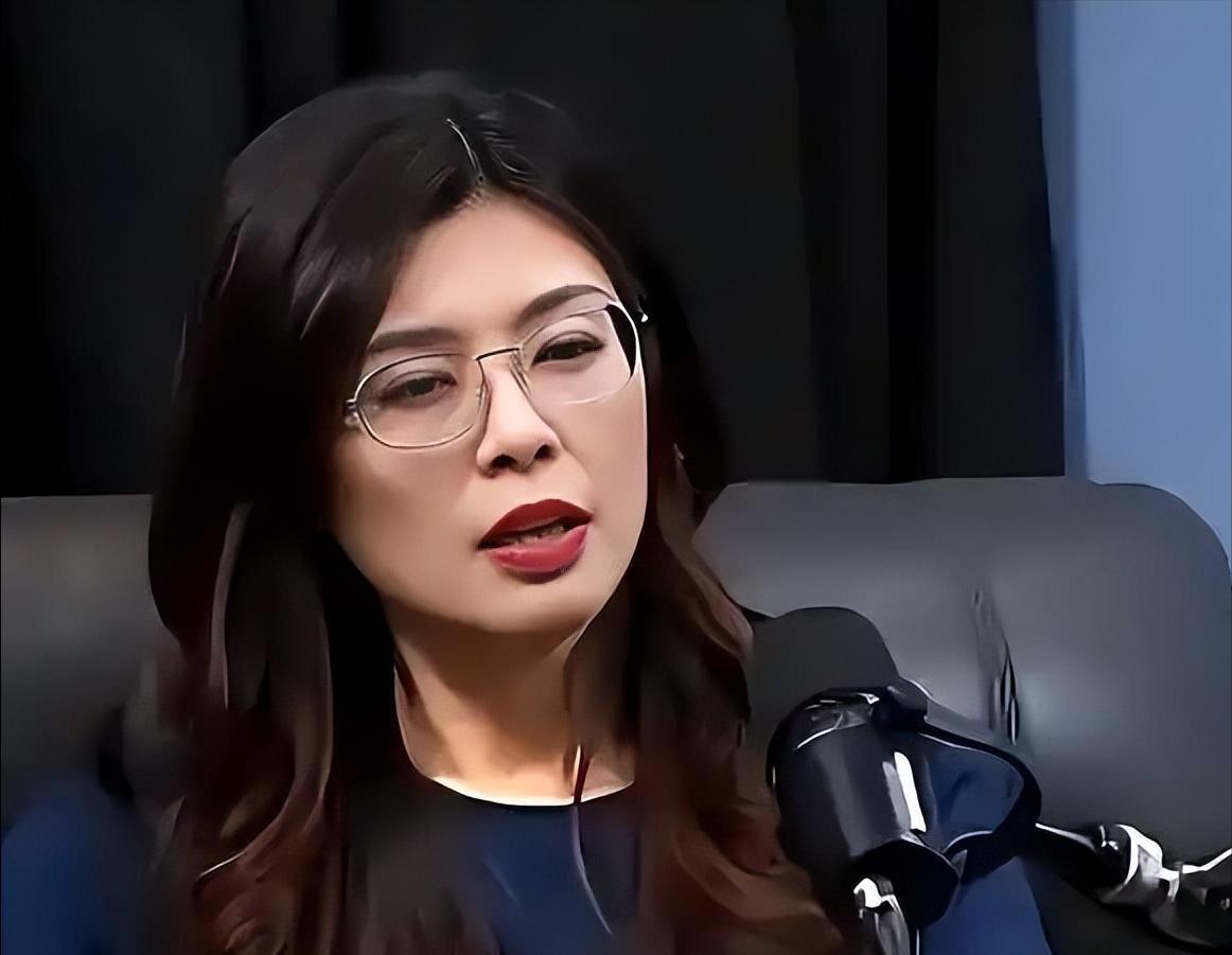 国民党主席郑丽文公开称“毛主席”，这声称呼分量真的太重了4月9日上午，中国