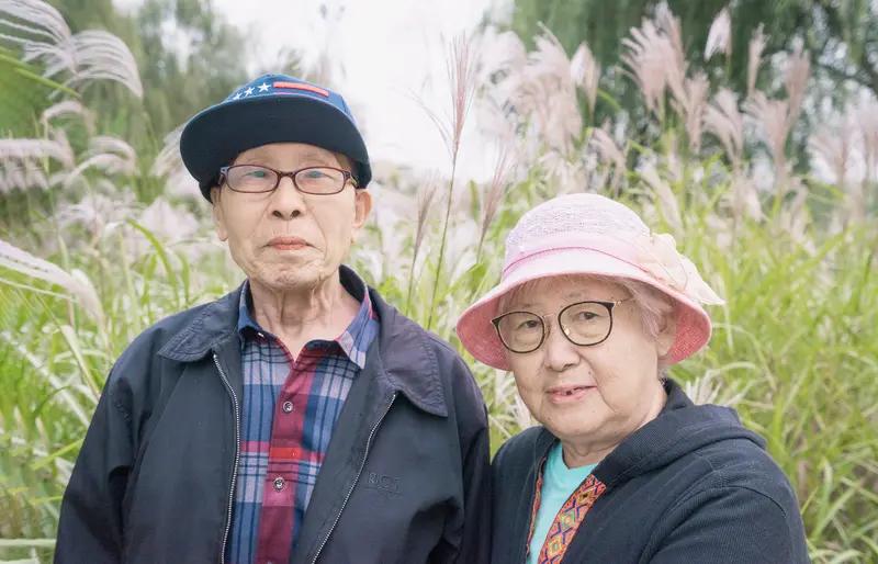 9旬夫妻两天内相继去世共同出殡3月17日，云南大理一场特殊出殡仪式暖哭众人。一