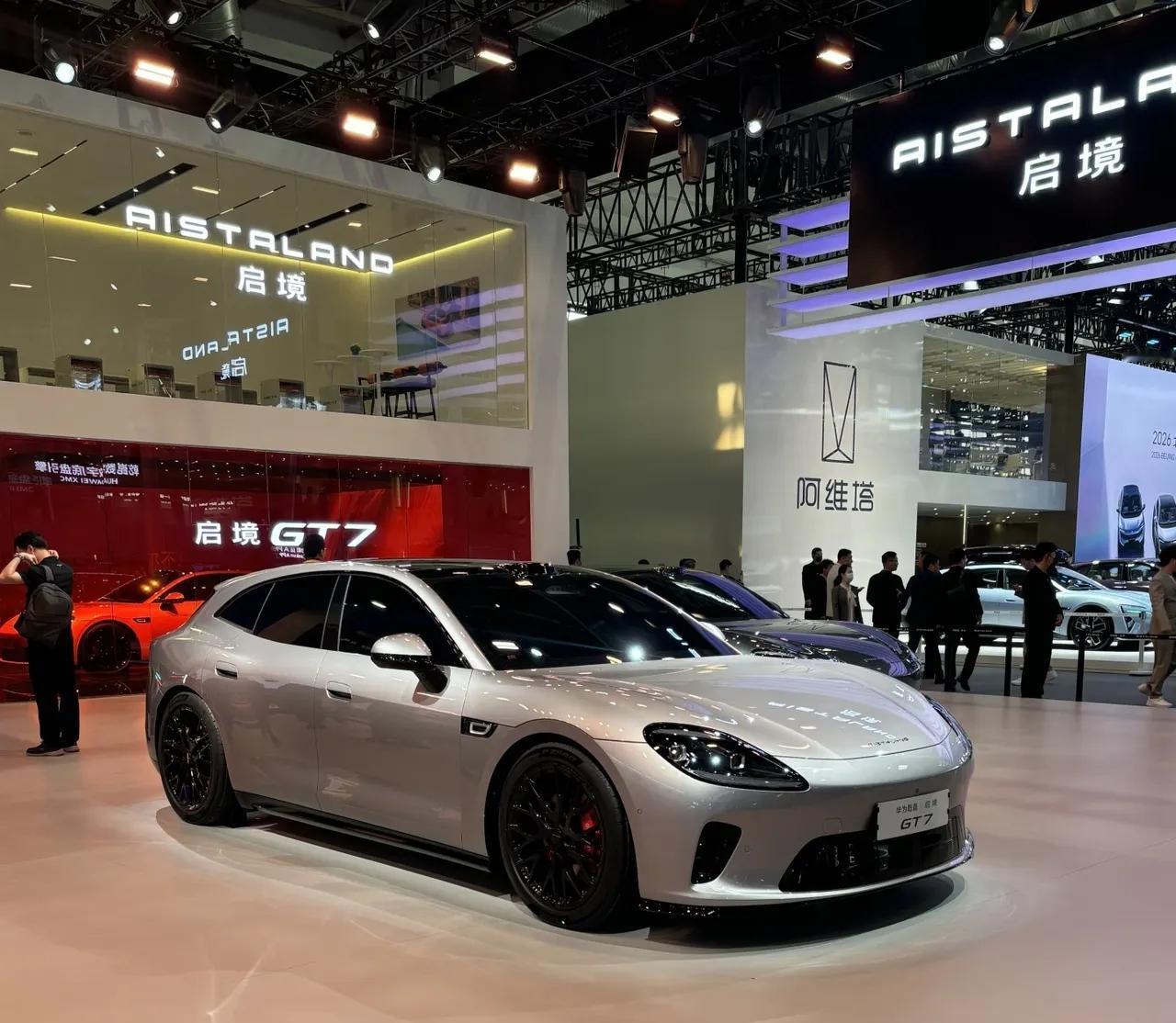 中国顶尖的十大科技公司：第1名，华为，总部深圳第2名，DeepSeek，总部