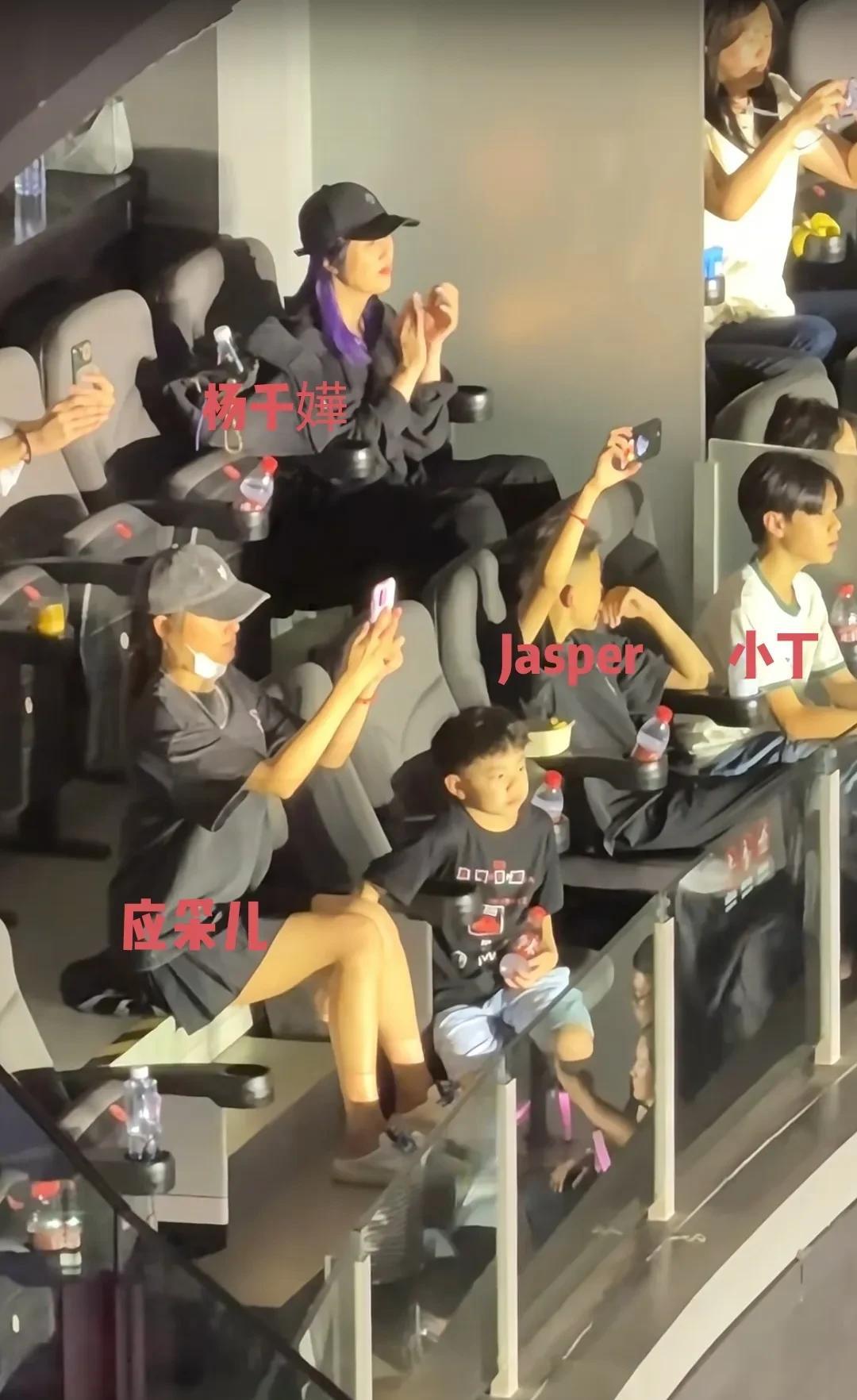 现在全网最高兴的是应采儿了吧！不是她老公开演唱会，也不是老公的演唱会上座率爆