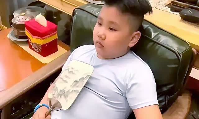郭德纲的小儿子郭汾阳怕是堕落了！被扒出各种“纨绔”行径，和哥哥郭麒麟的谦逊形象形