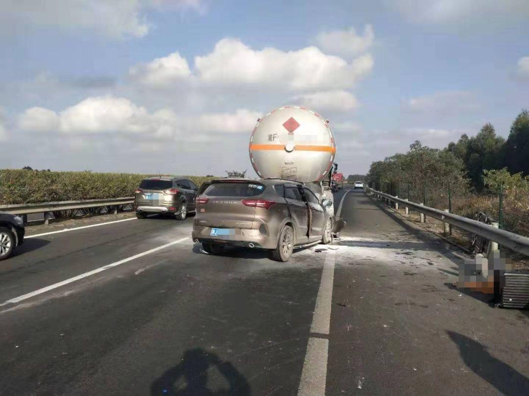 连霍高速惊魂夜：9死7伤的悲剧，敲响冬季行车安全警钟12月6日22时许，G3