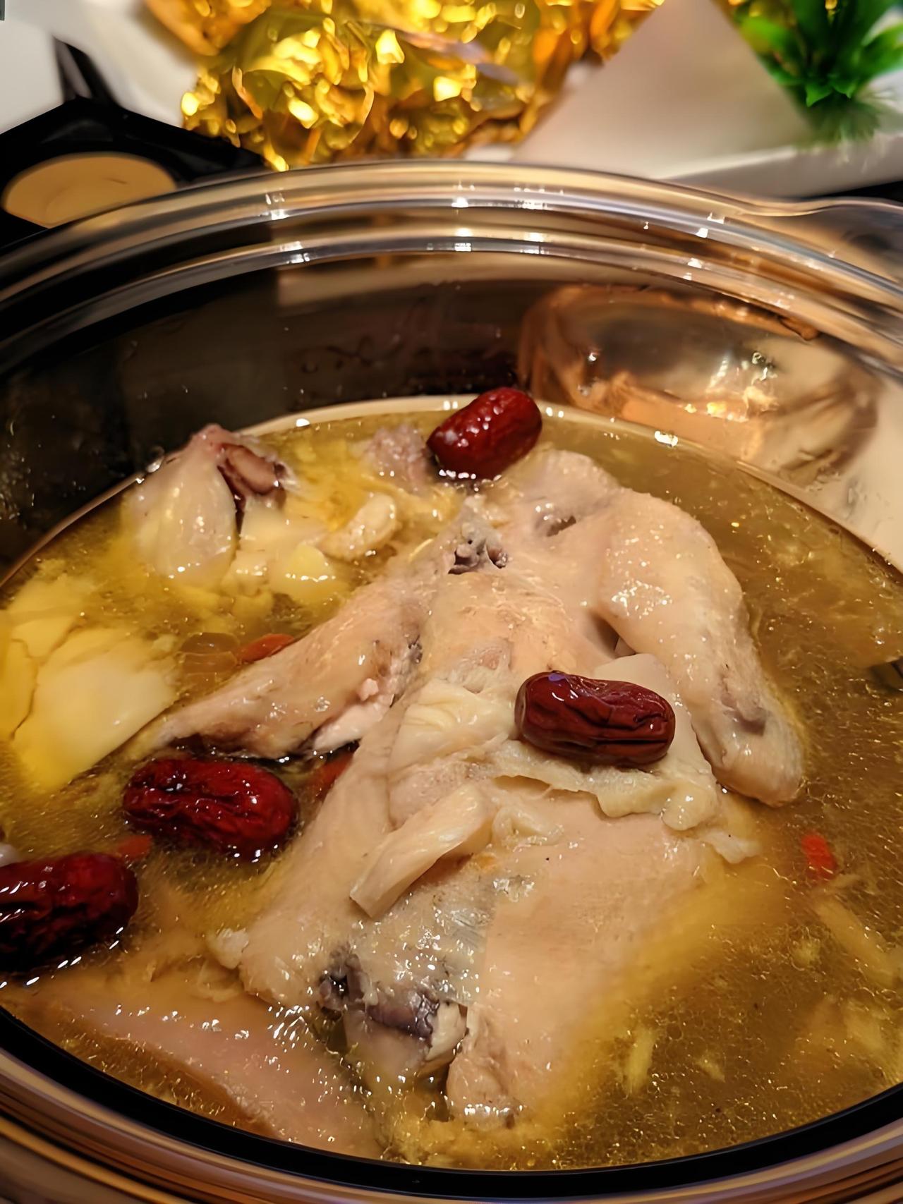 嘴馋吃了几块鸡皮，本以为血脂要炸，没想到竟然给稳住了！我大叔有好几年高血脂