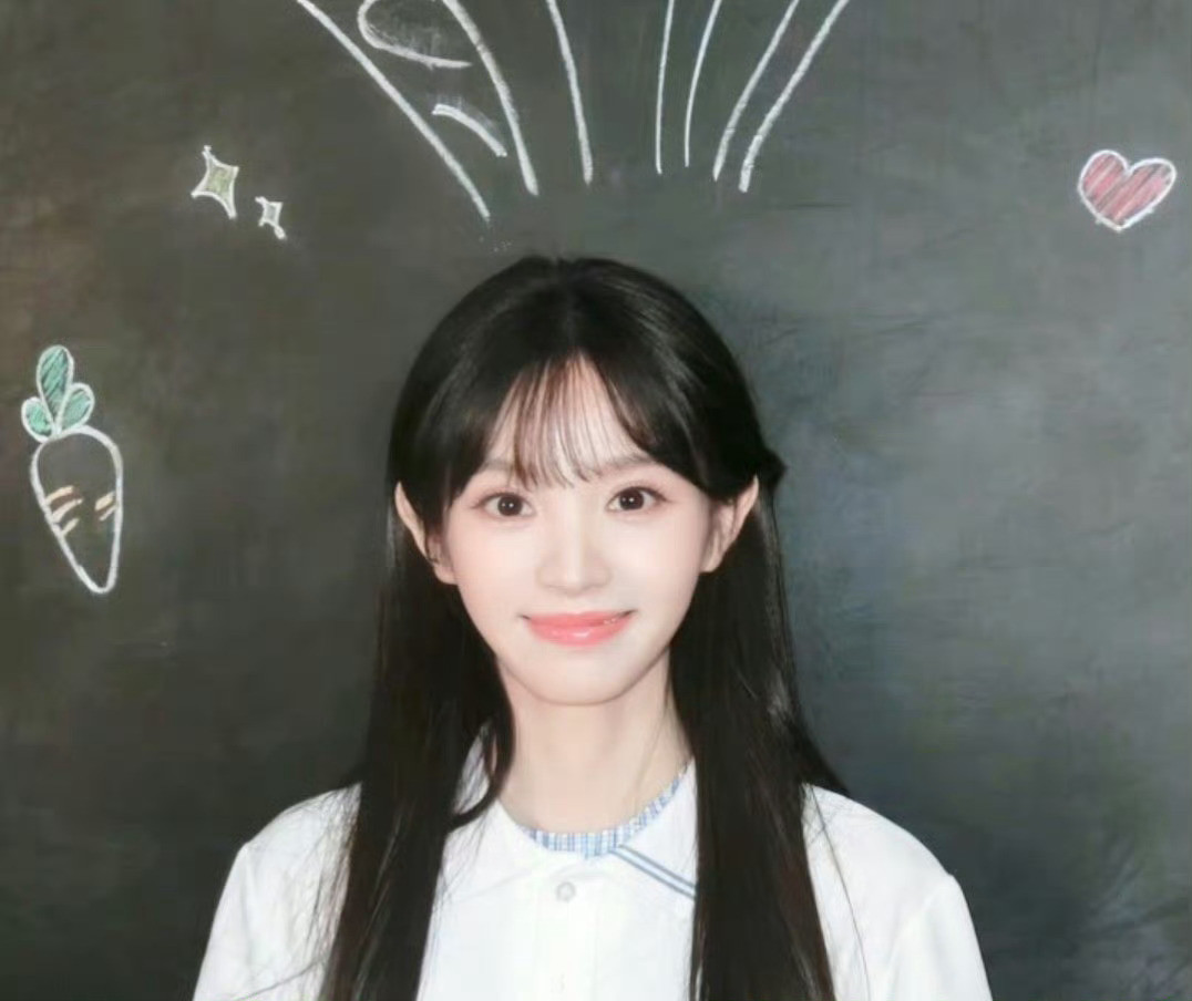 田曦薇高智感学姐天才女友田曦薇诠释的高智感学姐太戳人，把林知夏的冷静与柔软一并