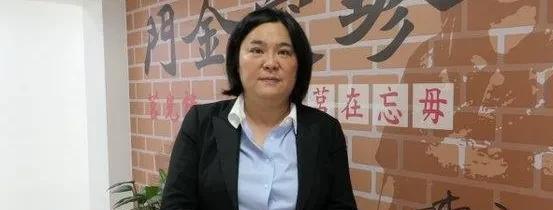 国民党立委陈玉珍今天接受媒体联访时表示，民进党立委沈伯洋一边搞台独，没想到其家人