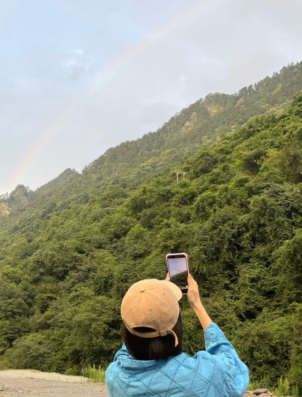 火箭少女101xmj曾沛慈徐梦洁孟佳一起旅游徐梦洁🎵更新：“比旅行更难忘的