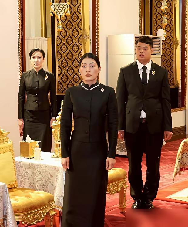 帕查拉公主病故，提帮功王子成为唯一的王储人选，应该算是最大的受益者。可看看提帮