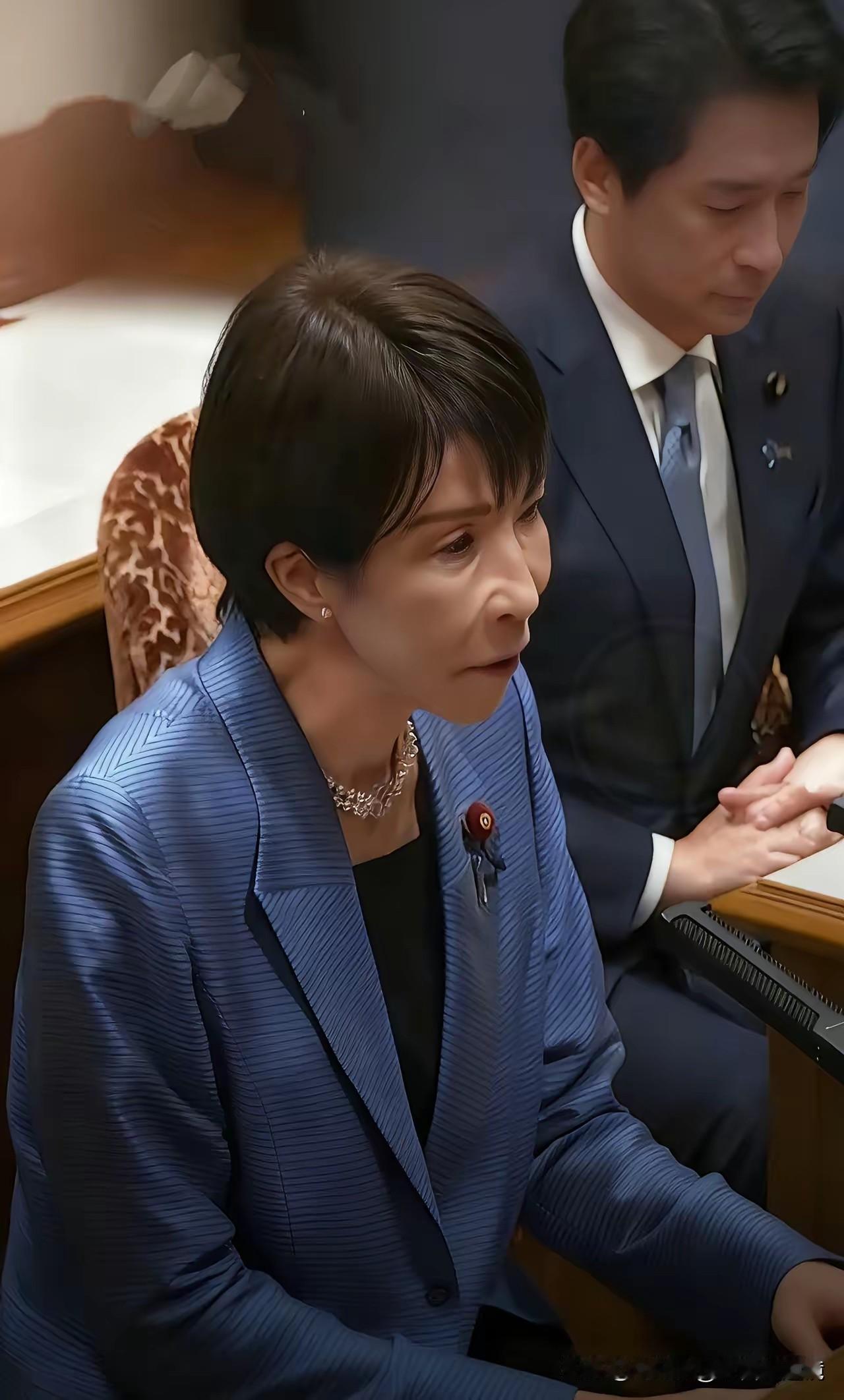 终于撑不住了！​高市早苗回应中日关系！​11月26号，日本举行党首辩论会