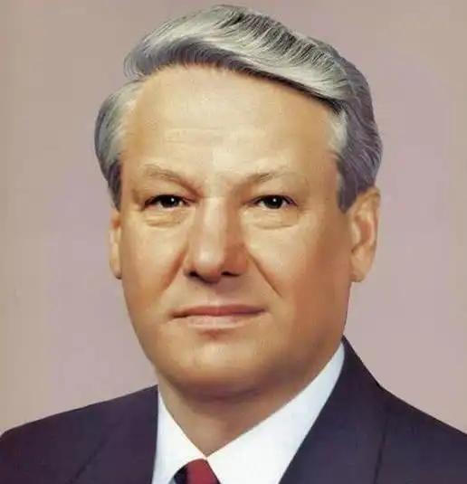 叶利钦为什么要搞垮苏联，看一下普京对叶利钦评价就明白了：“俄罗斯史上最大的罪犯是