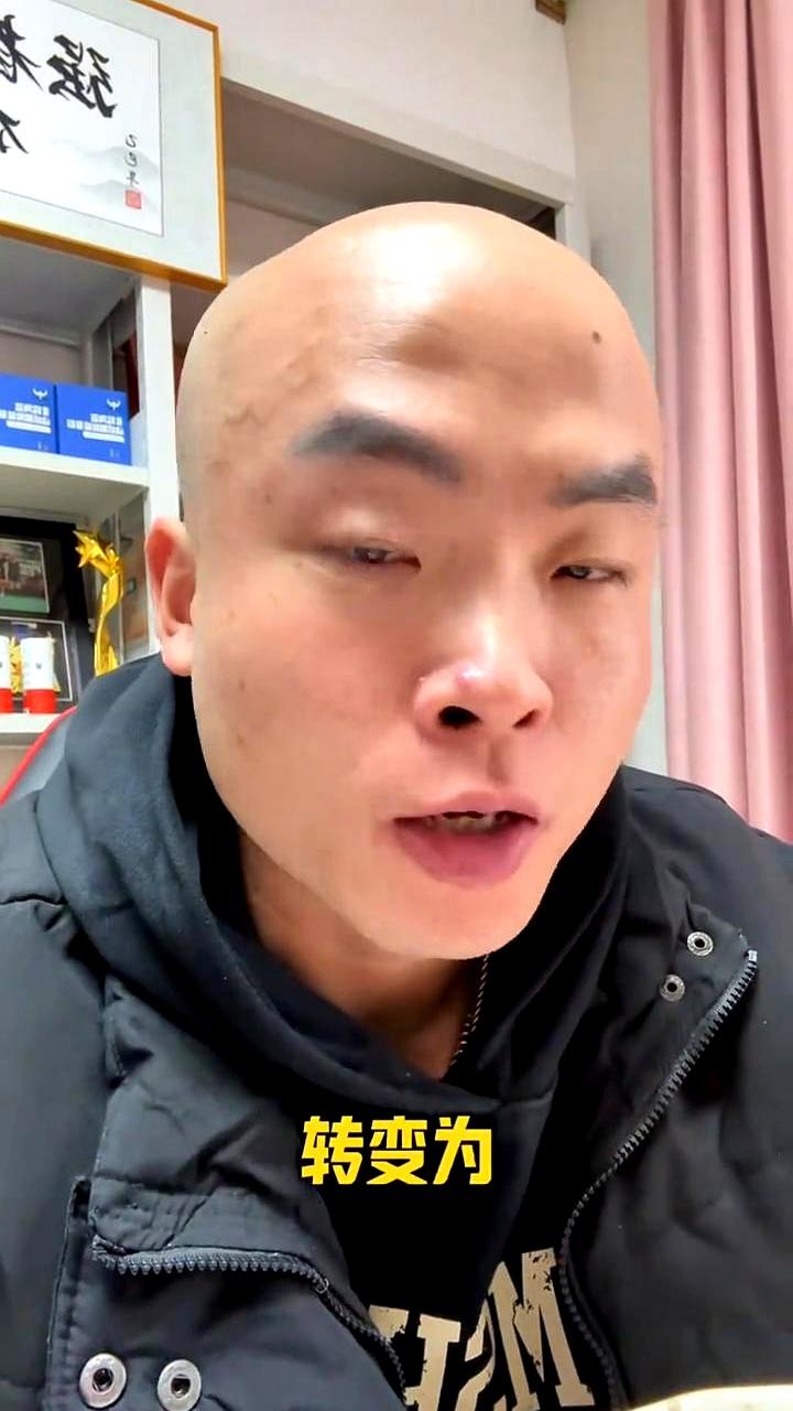 健身的最终目的一定是为了实现身体的强健，而在变强的过程那些为了追求宽肩阔