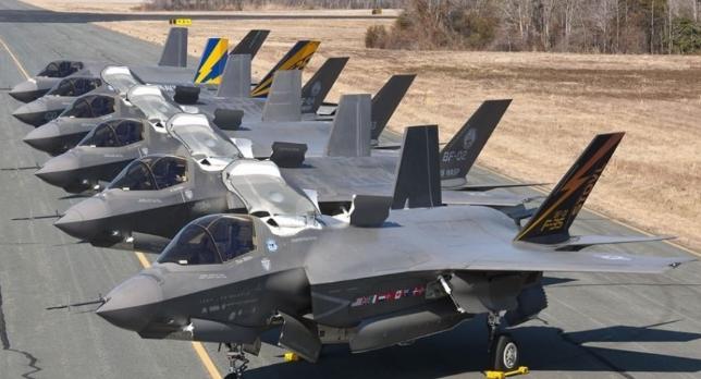 硬核底牌曝光，中国凭什么让美国不敢动真格？小派发现，最近身边讨论中美博弈的人