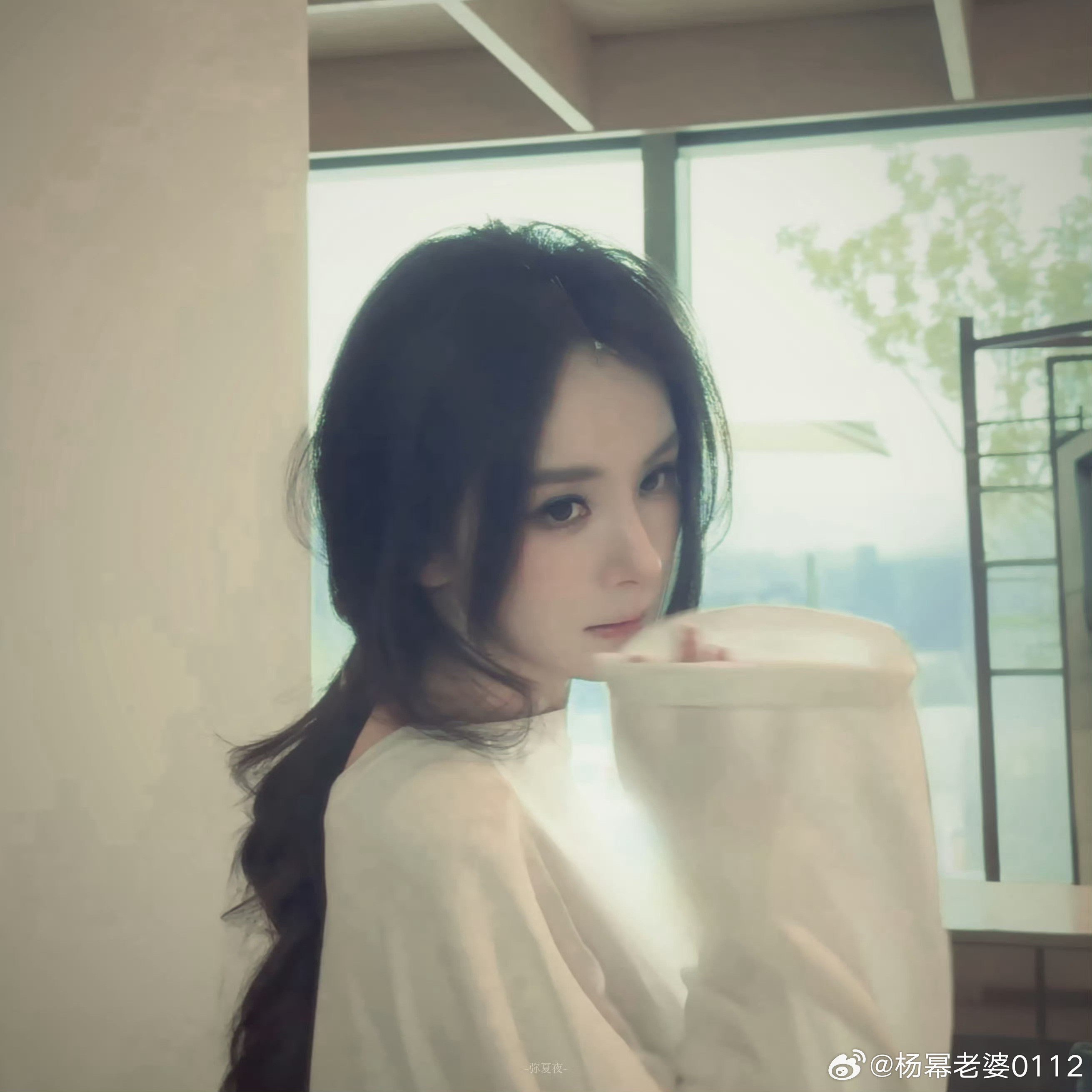 #杨幂#她的睫毛弯的嘴角无预警的对我笑#杨幂0912生日快乐#​