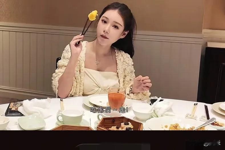 马筱梅更新动态，心情大好，完全不受S家言论影响，带着玥儿和箖箖回湾湾待产了。果