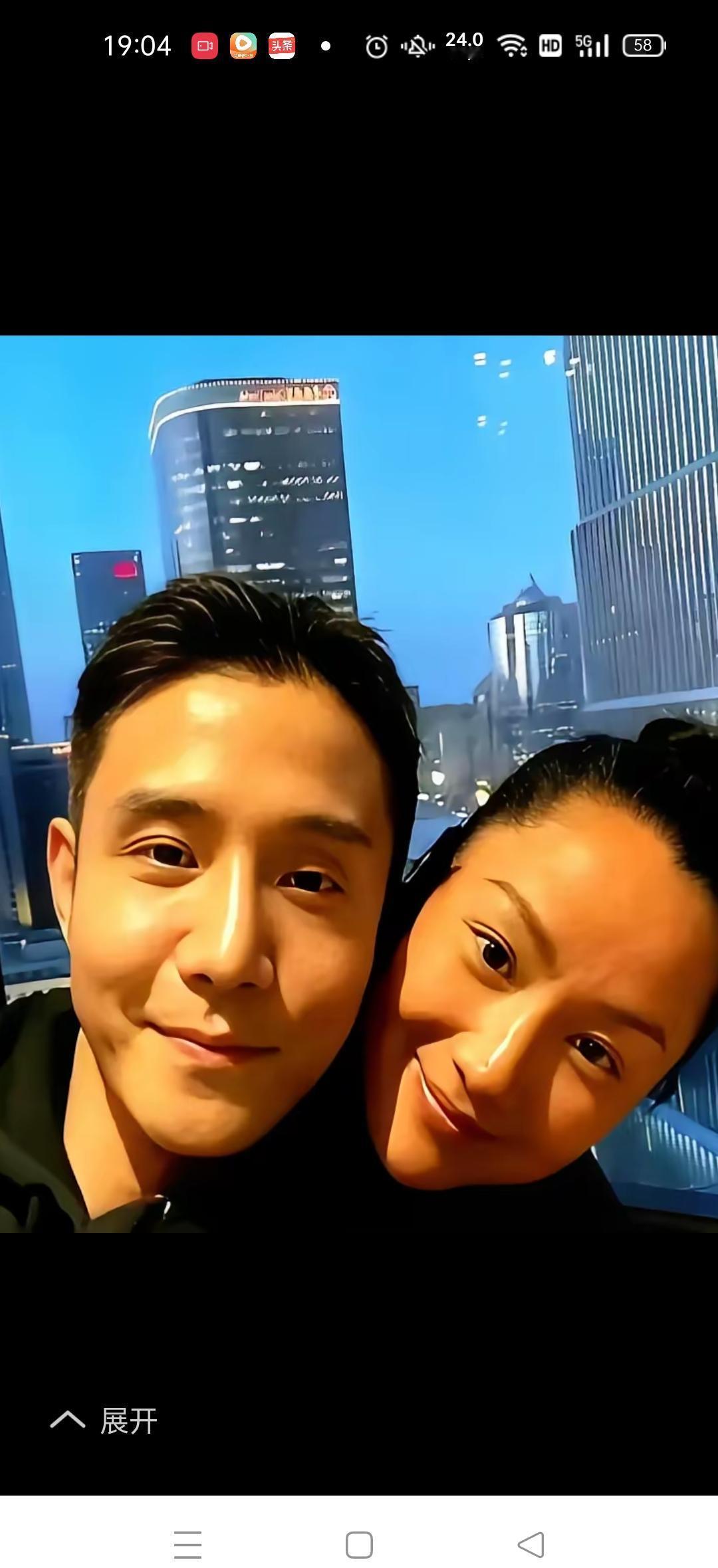 同居九年，没领证，还不催婚。你身边要有这么一对，早被亲戚的口水淹了。清迈街头